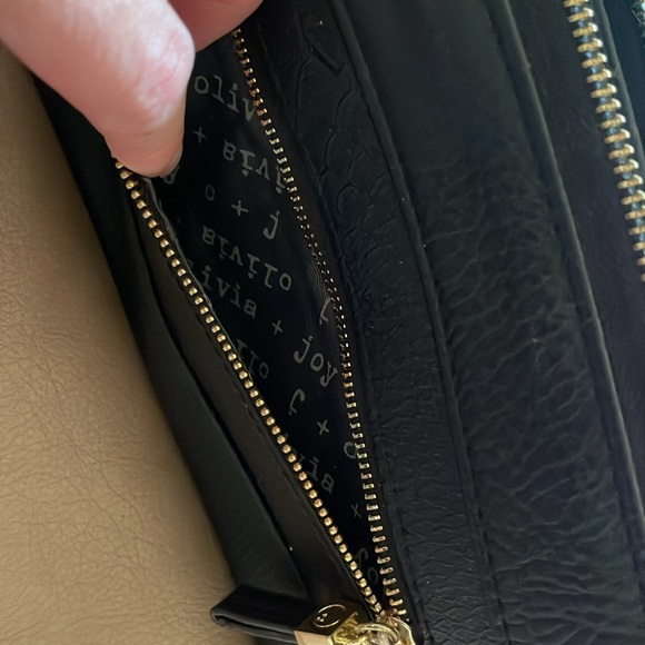 Olivia + Joy Wallet / Wristlet/ Clutch (new) - Picture 4 of 9